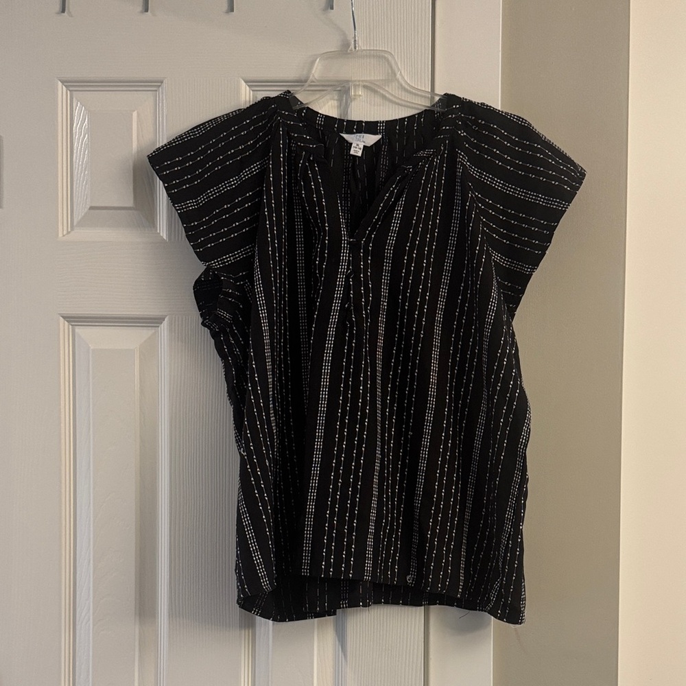 Time and Tru Black Striped Split-Neck Flutter Sleeve Blouse